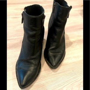 Kenneth Cole REACTION Block Heel Ankle Bootie